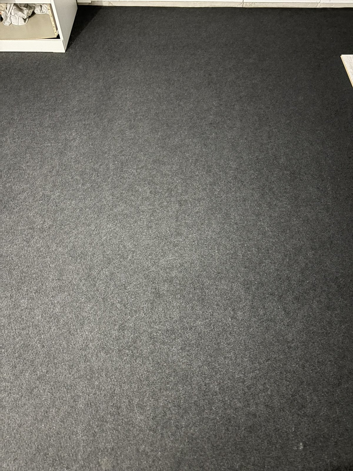 Vaste vloerbedekking na professionele reiniging door Versfris